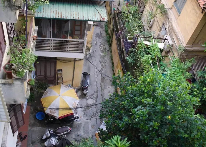 Lushstay Rooftop - Hanoi Train Station